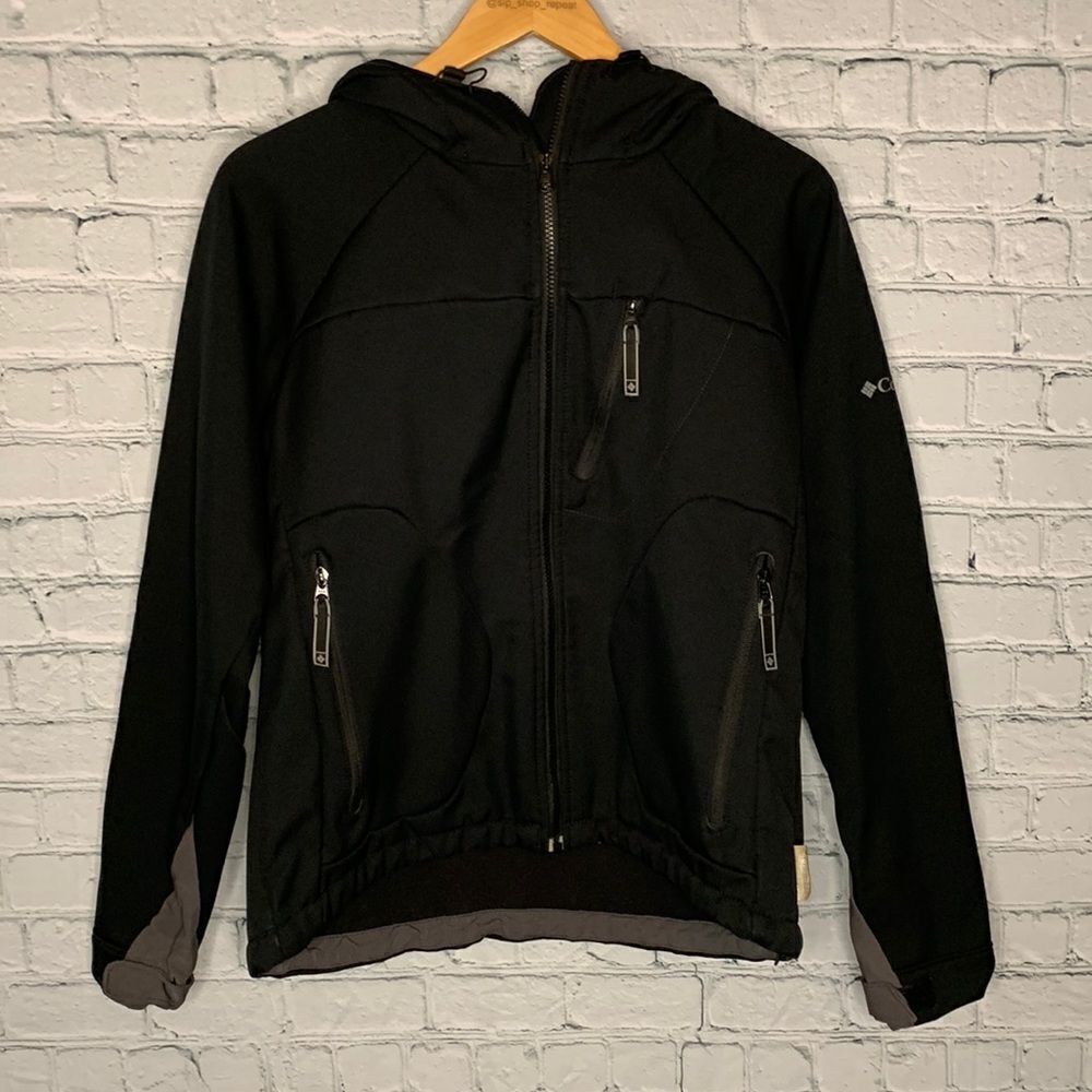 Columbia shell snowboarding jacket. Large